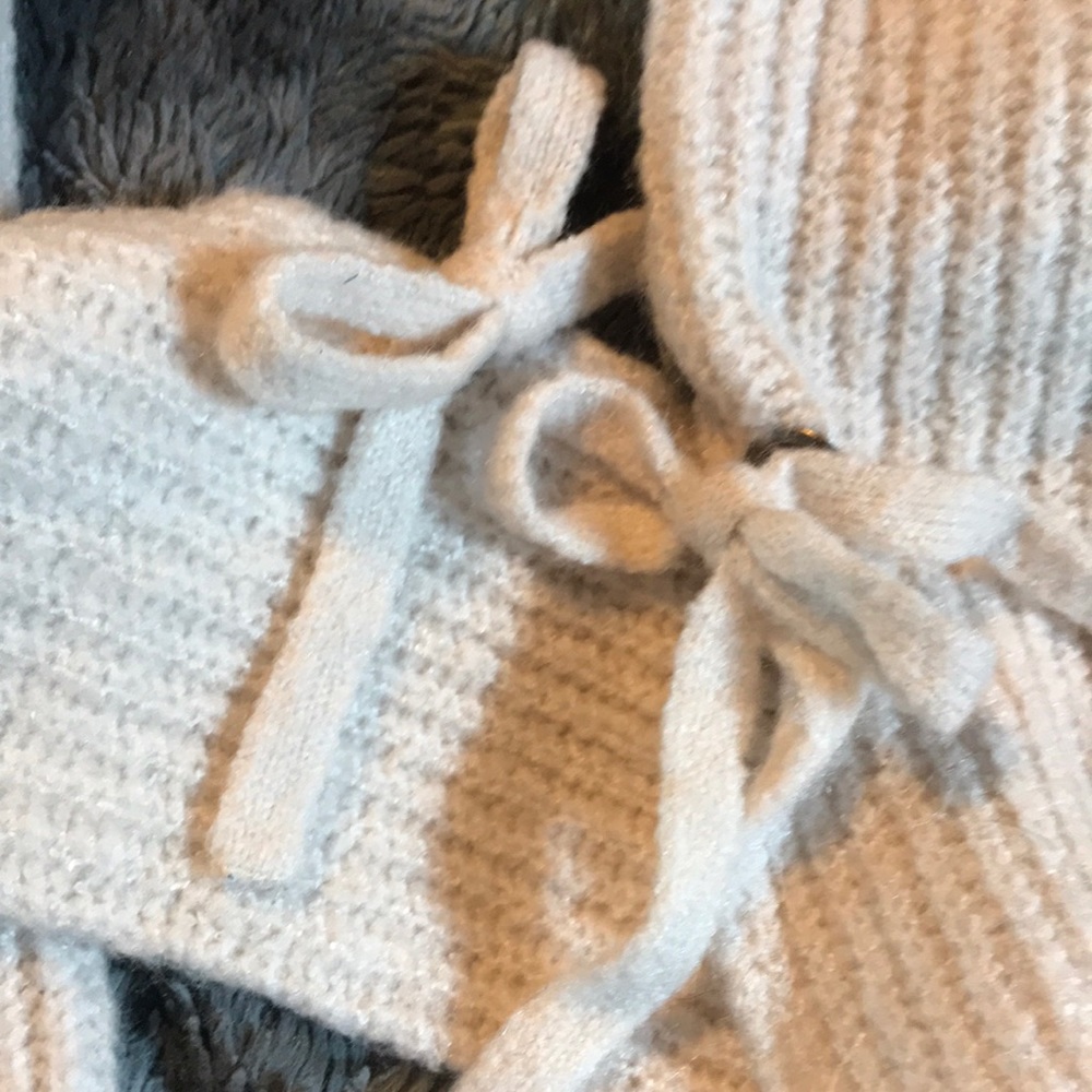 Sweater - Picture 4 of 4